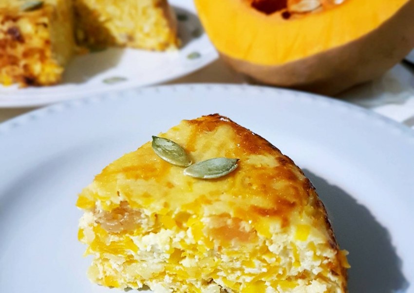 Рисовая запеканка с яблоками и изюмом