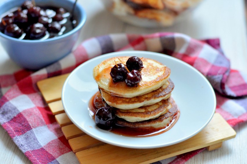 Вкусные и пышные оладьи