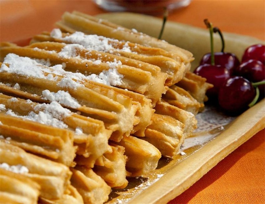 Сладости Испании чуррос