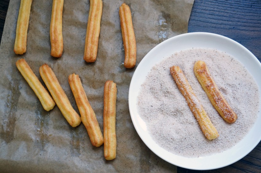 Чуррос с соусом