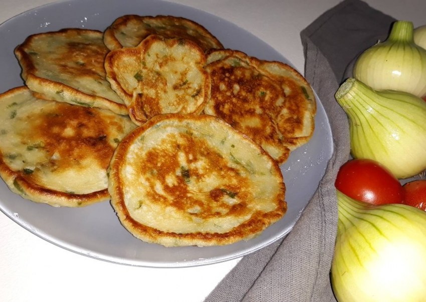 Оладьи с луком в духовке