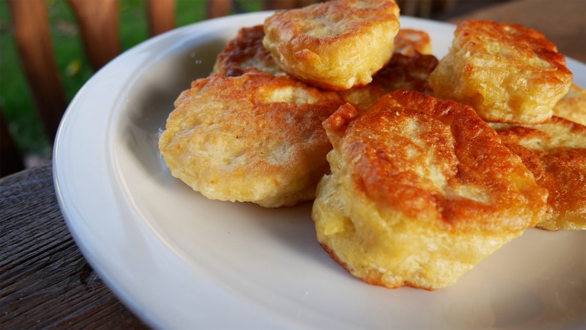 Луковые луковые оладьи