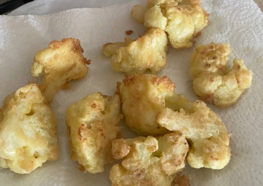 Цветная капуста в кляре с хрустящей корочкой в духовке с сыром