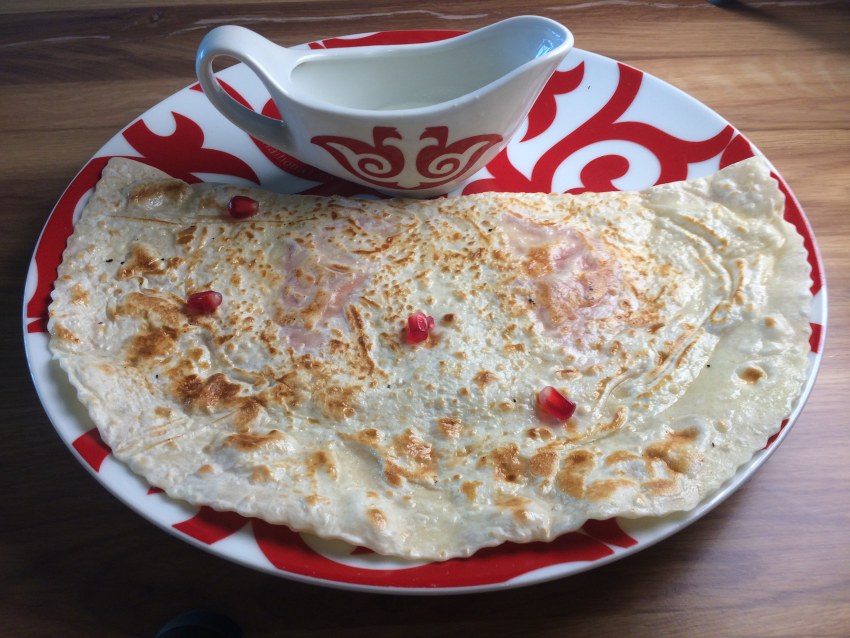 Кутаб с сыром и зеленью