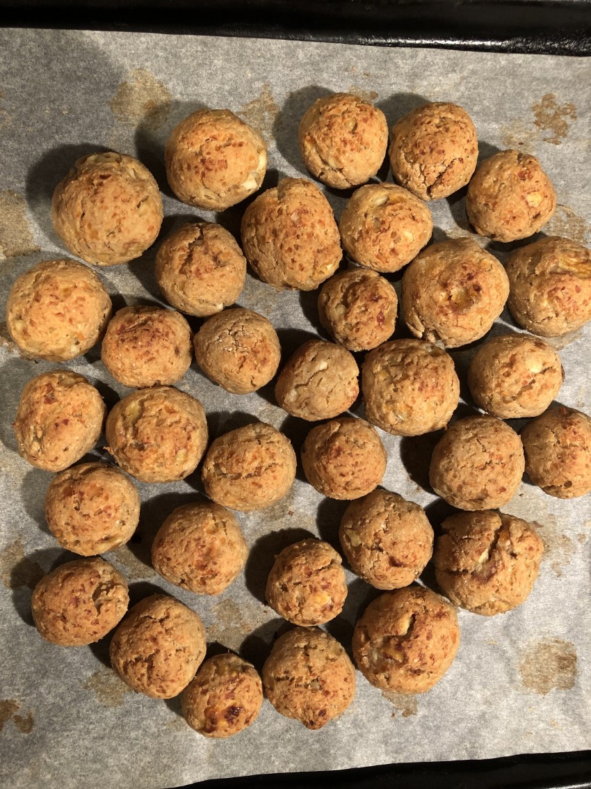 Шарики из печенья и банана