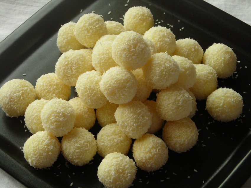 Сырные шарики в кунжуте