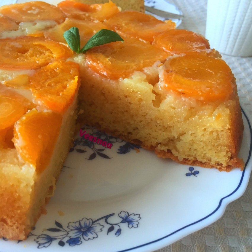 Пирог с абрикосами свежими