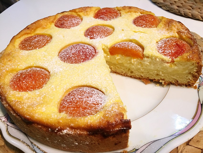 Пирог с творогом и абрикосом