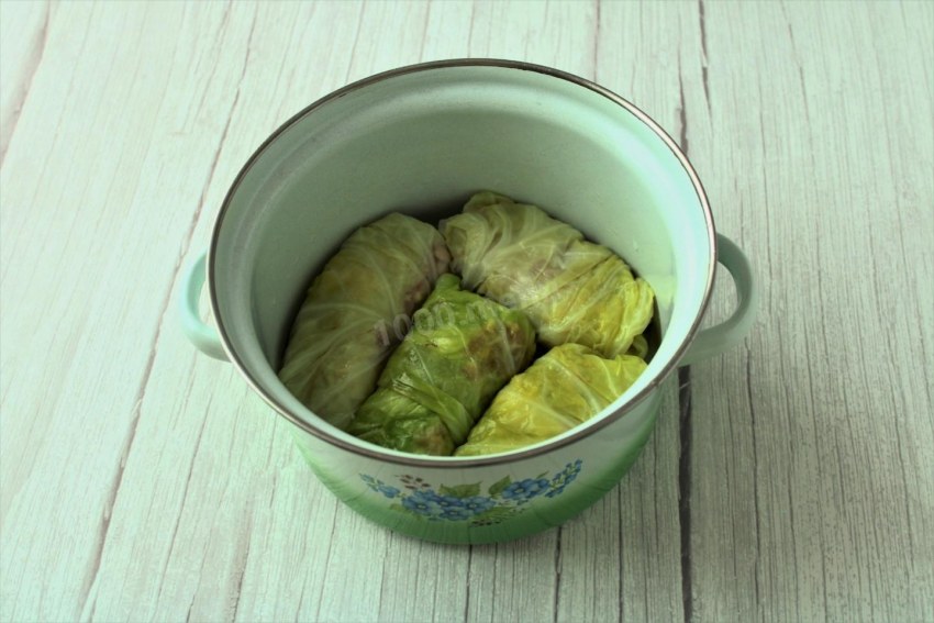 Соус для заливки голубцов в кастрюле