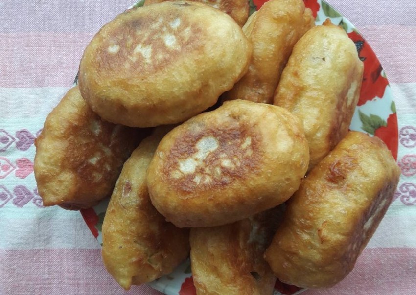 Пирожки с яблочным повидлом