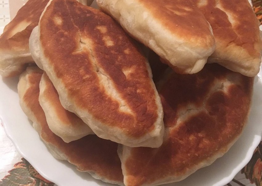 Жареные пирожки с повидлой