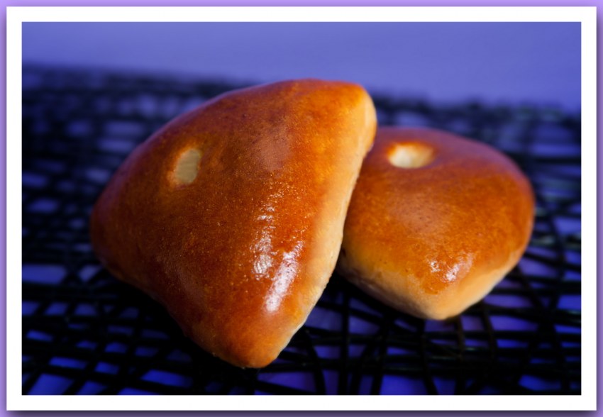 Пирожки с мясом и повидлом