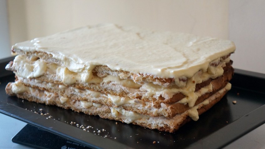 Торт Сникерс с кремом чиз
