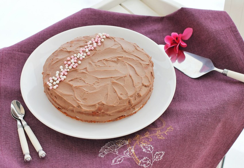 Бисквитный торт с желейной прослойкой