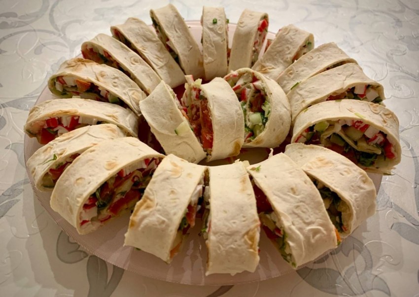 Рулет из лаваша с крабовыми палочками