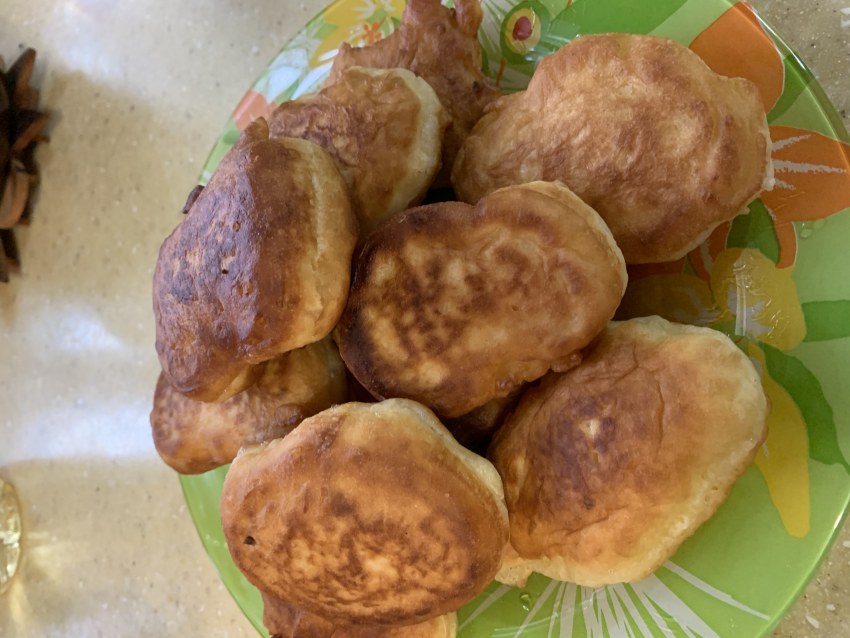 Оладьи на сметане пышные без дрожжей