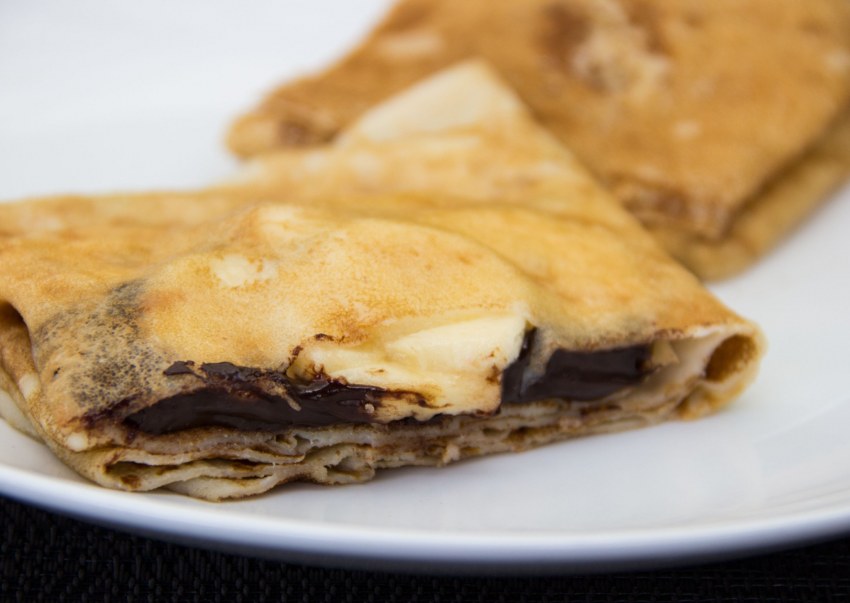 Шоколадные блинчики с бананом