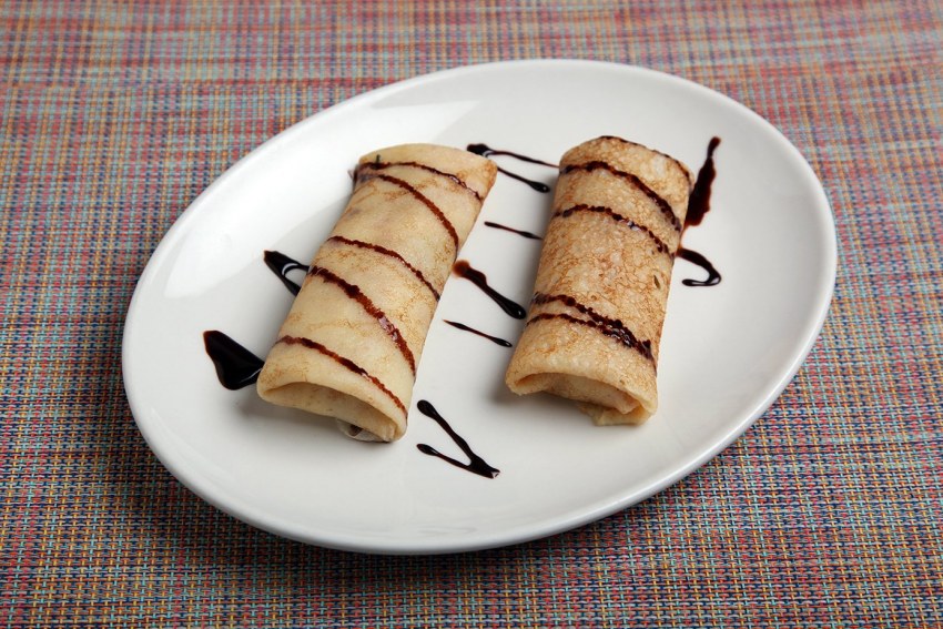 Шоколадные блинчики с бананом