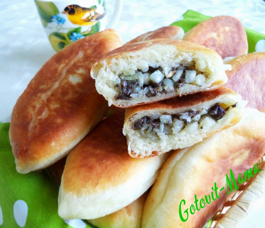 Пирожок жареный картофель грибы