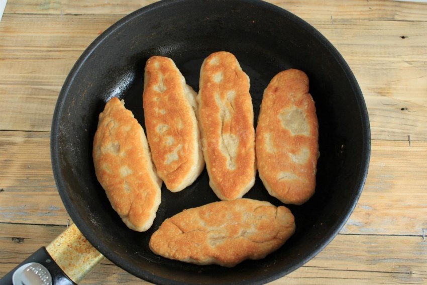 Пирожки жареные