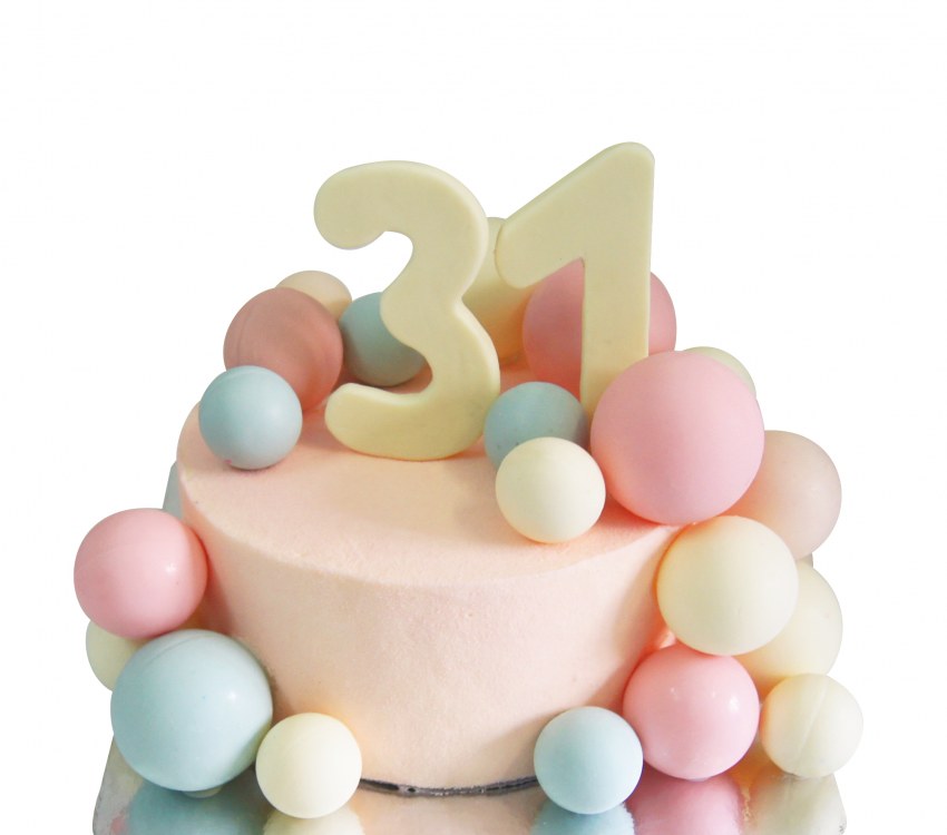 Украшение торта шариками