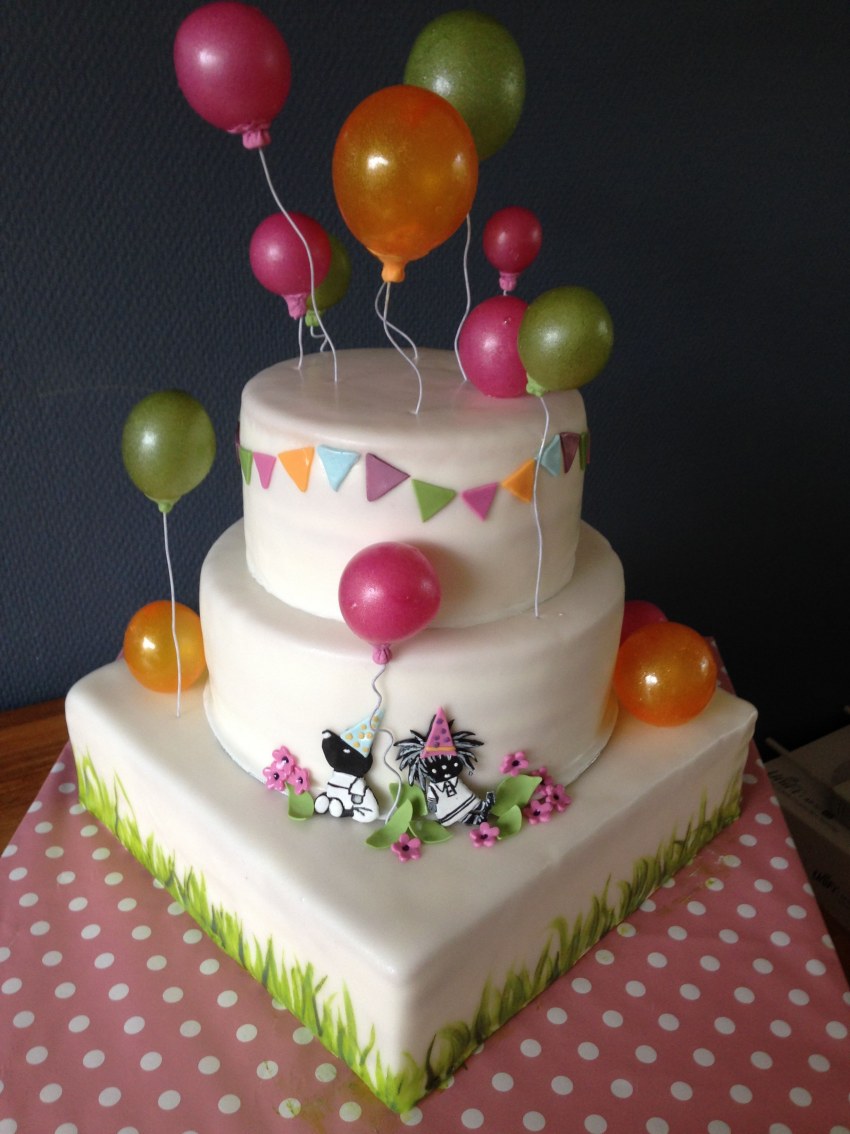 Торт с воздушными шарами