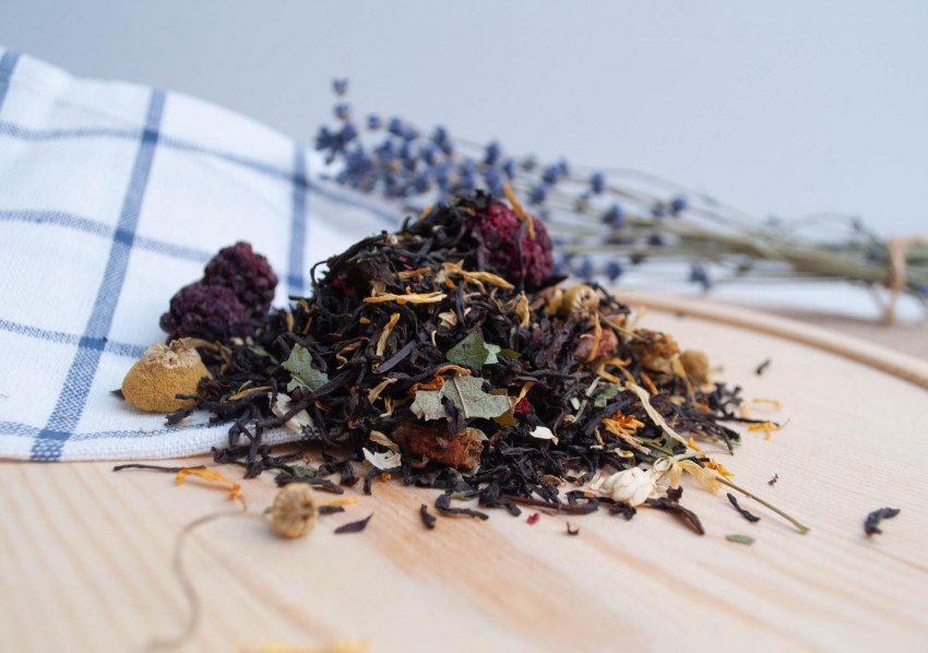 Чай с ежевикой без фона