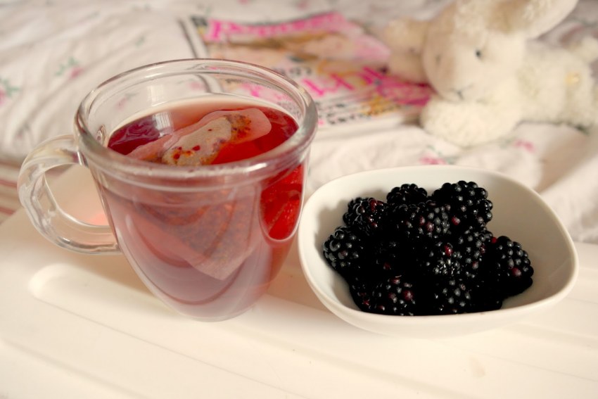Чай с ежевикой