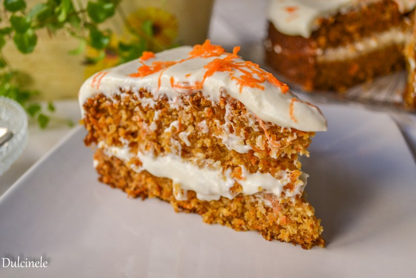 Морковный торт с чизкейком и карамелью