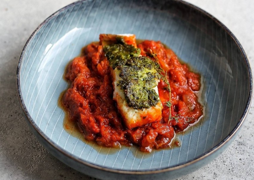 Треска в томатном соусе