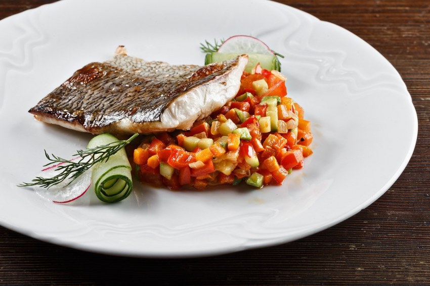 Камбала тушеная с луком