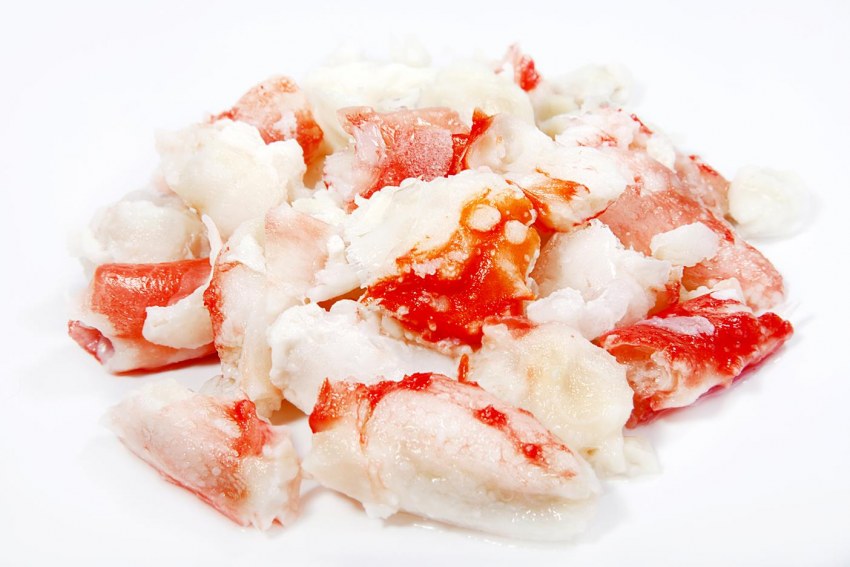Салатное мясо Камчатского краба