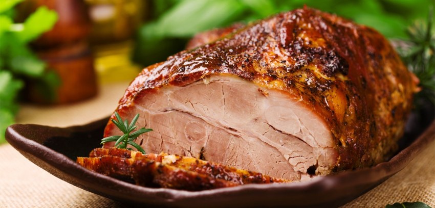 Окорок свиной жареный