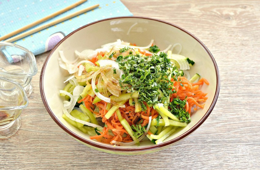 Кимчи с фунчозой