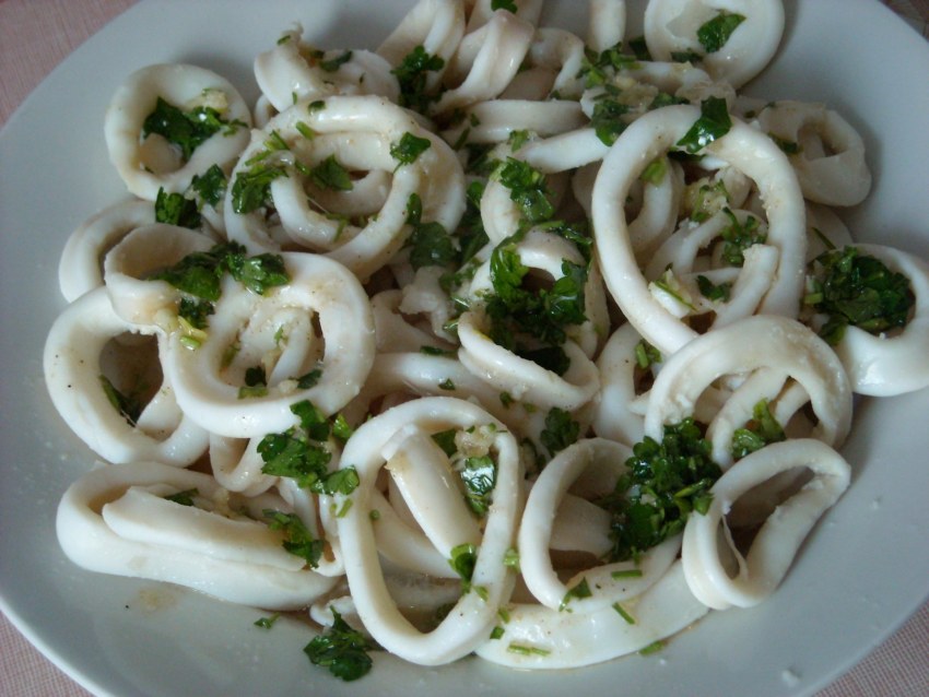 Закуска с кальмарами