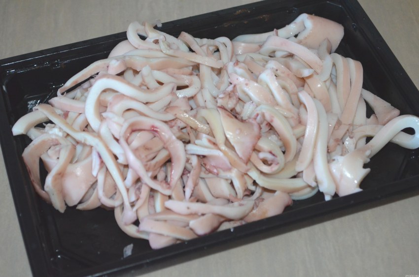 Кальмары с морковкой и луком