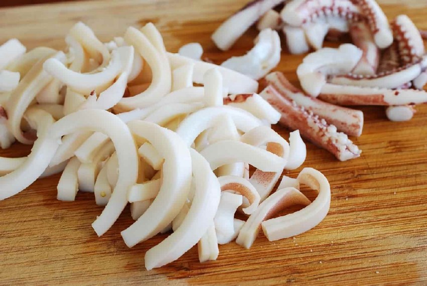 Кальмары в сливочном соусе