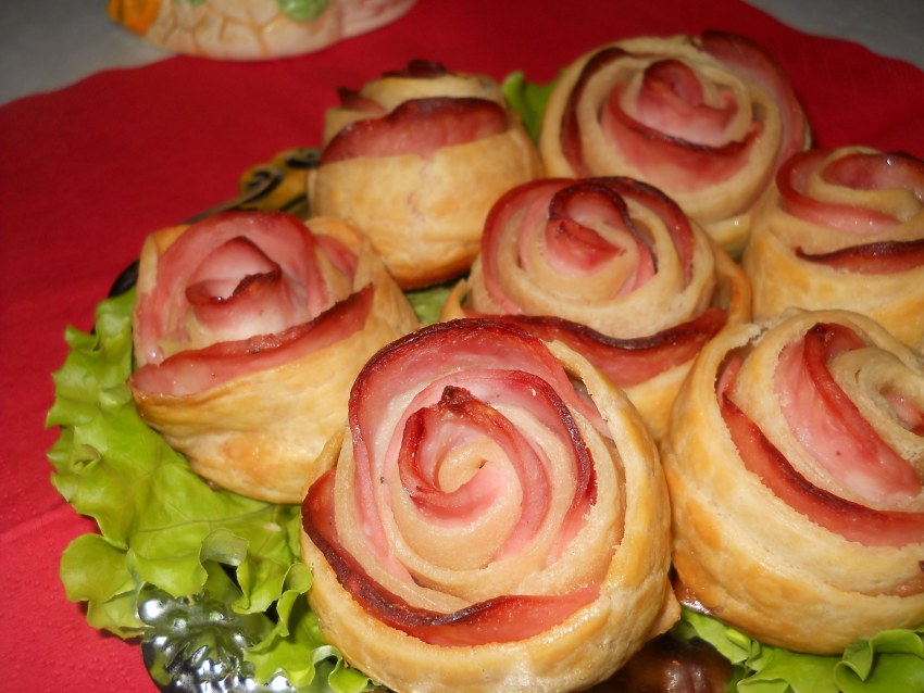 Розочки из теста с фаршем