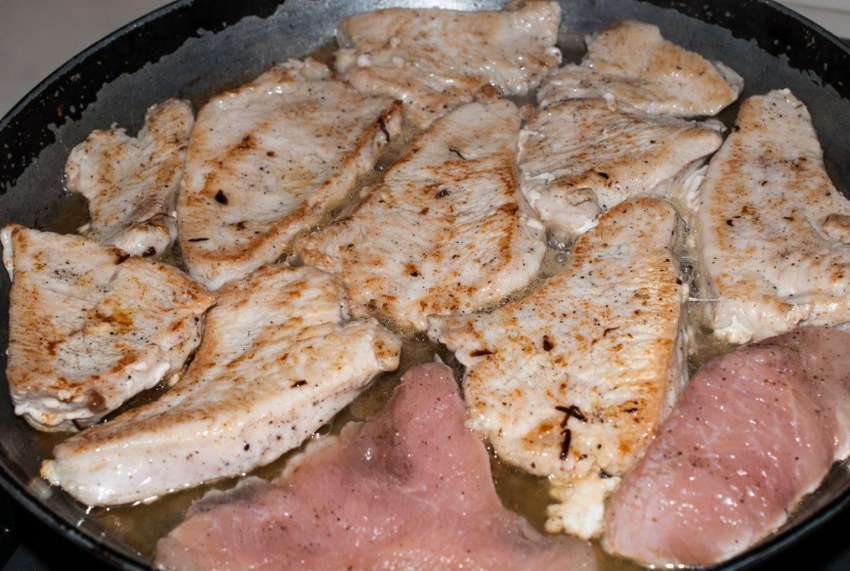 Куриное филе на сковородке