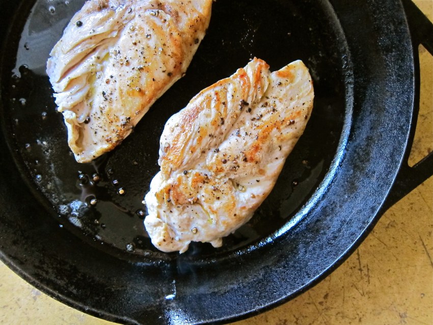 Куриное филе на сковородке