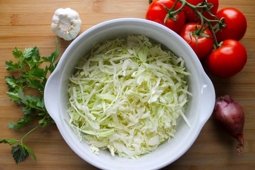 Капуста соленая со свеклой