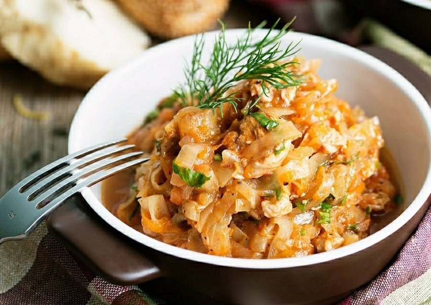 Жареная капуста на сковороде