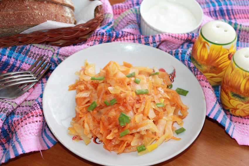 Жареная капуста на сковороде