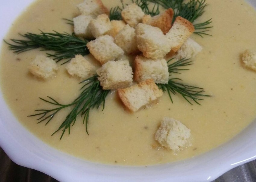 Крем-суп из брокколи с пармезаном