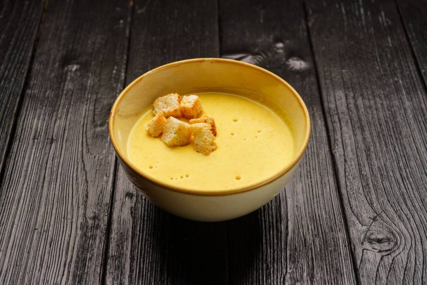 Сырный суп подача