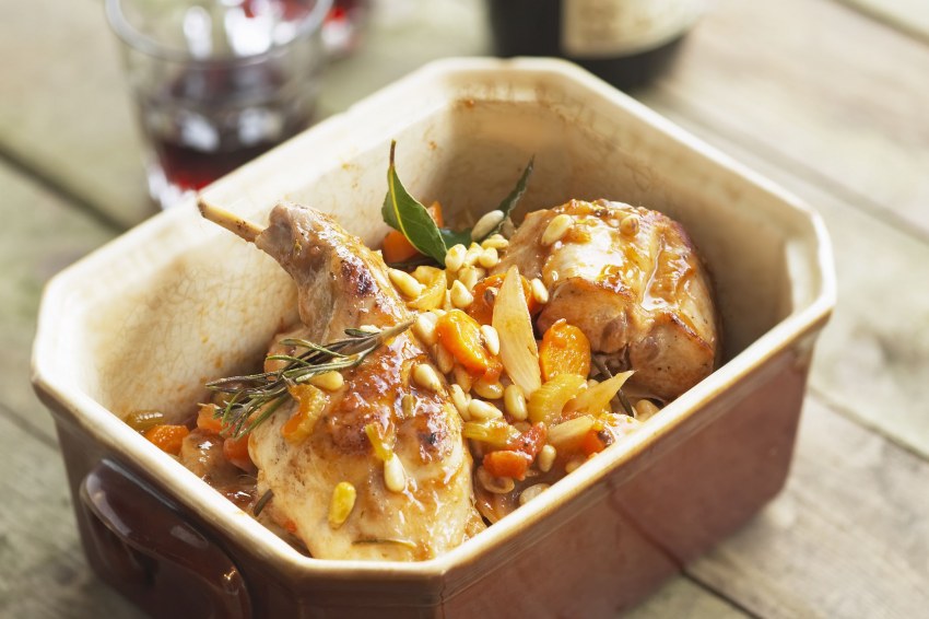 Кролик тушёный с кабачками