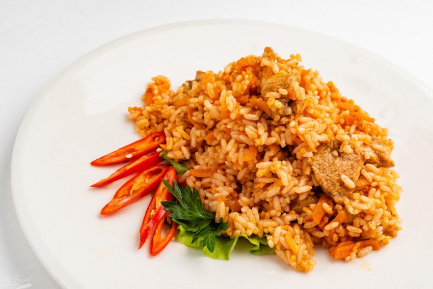 Плов с длинным рисом и курицей