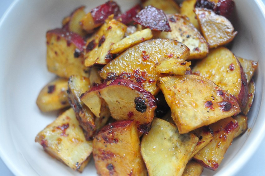 Батат с чесночным соусом