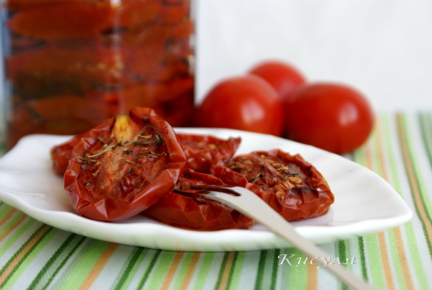 Капрезе с вялеными томатами