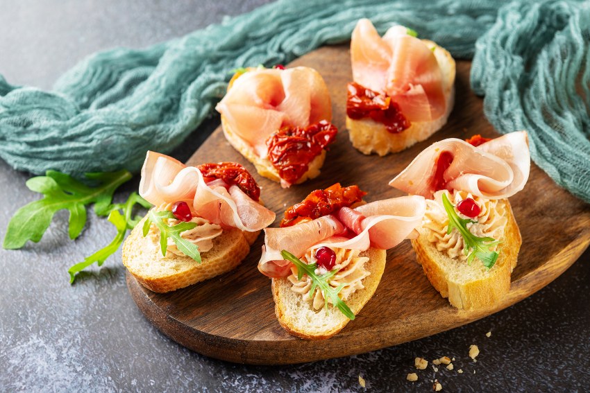 Закуски брускетты